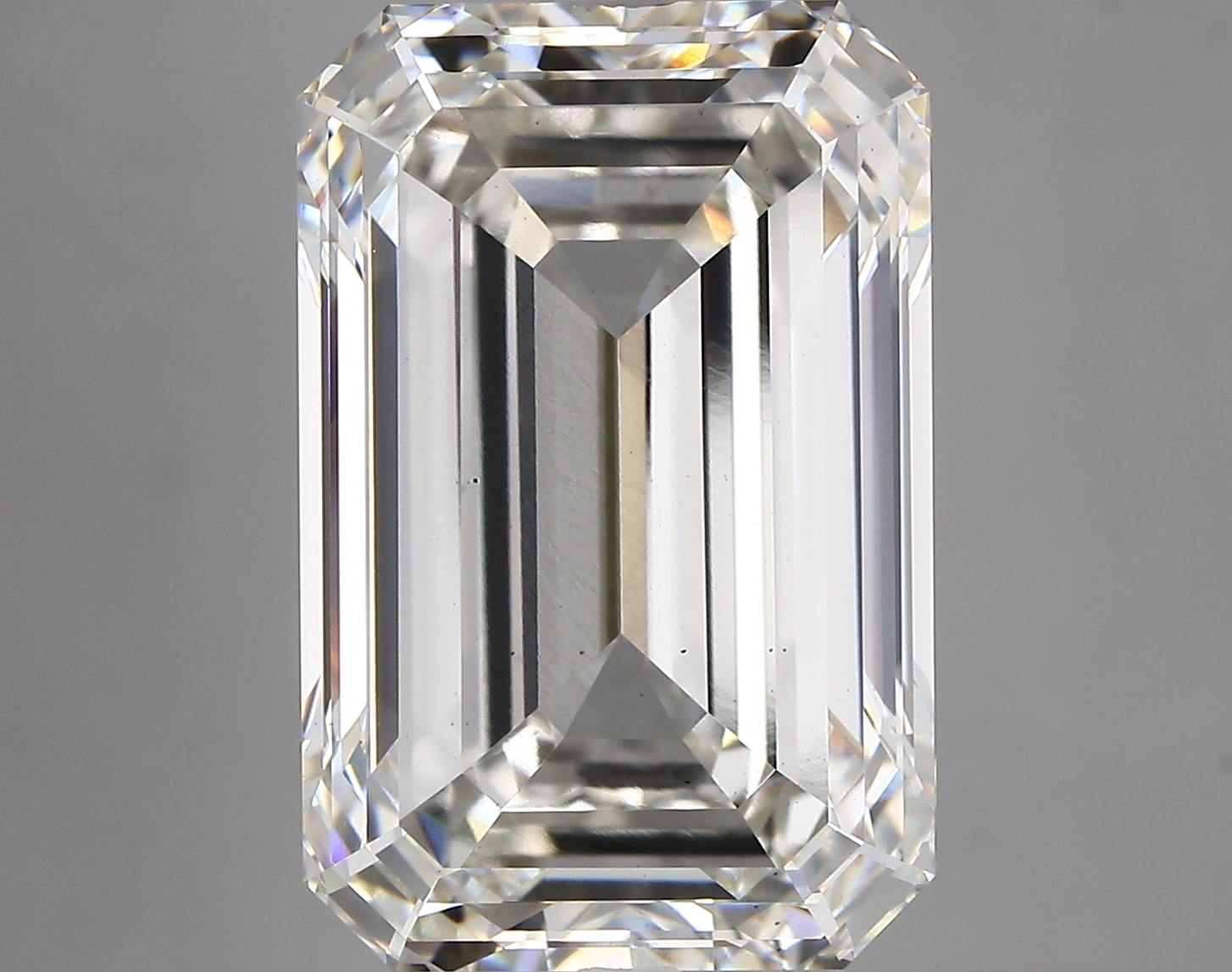 12.14ct H VS1 Emerald (IGI)