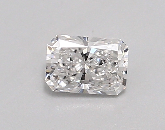 0.49ct E VVS2 Radiant (IGI)