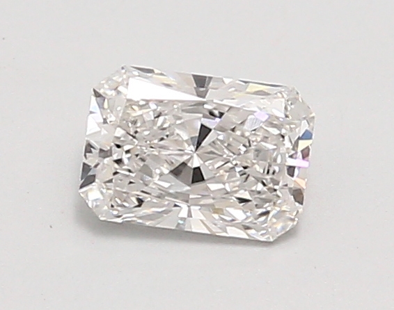 0.71ct E VVS1 Radiant (IGI)