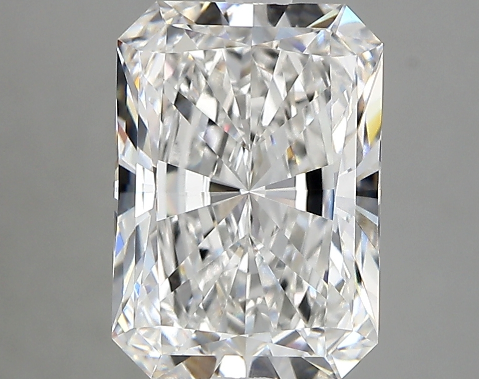 3.41ct E VVS2 Radiant (IGI)