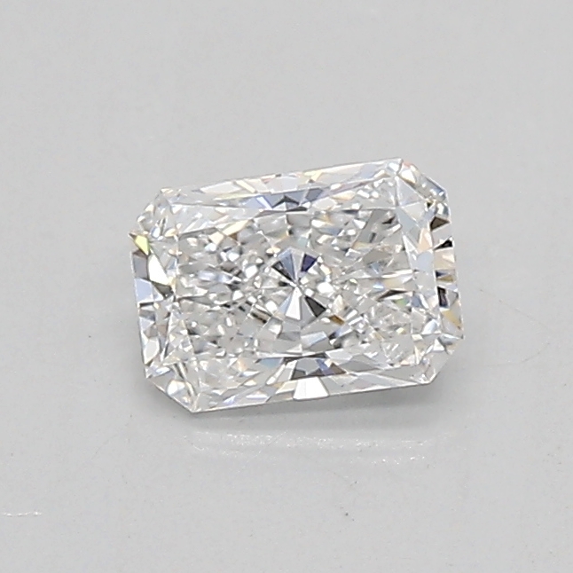 0.39ct D VVS2 Radiant (IGI)
