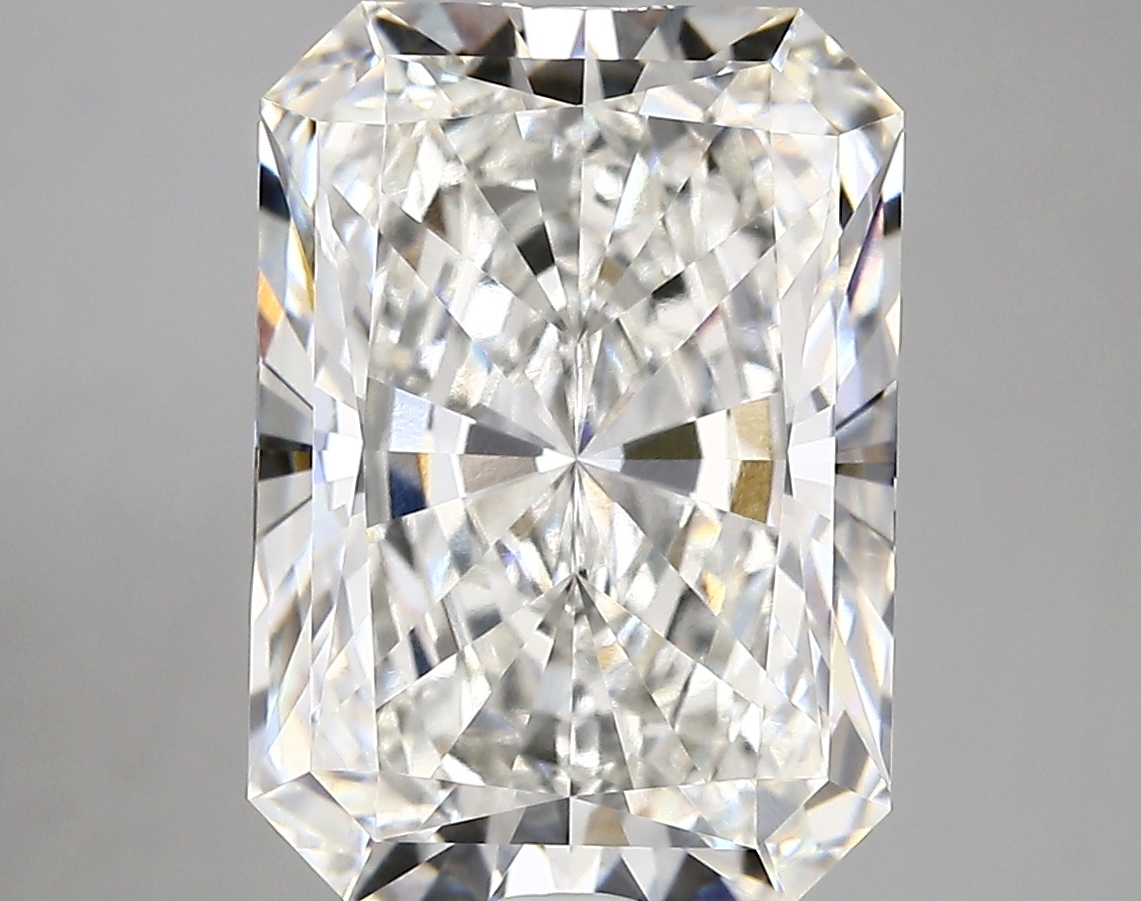 6.18ct F VVS2 Radiant (IGI)