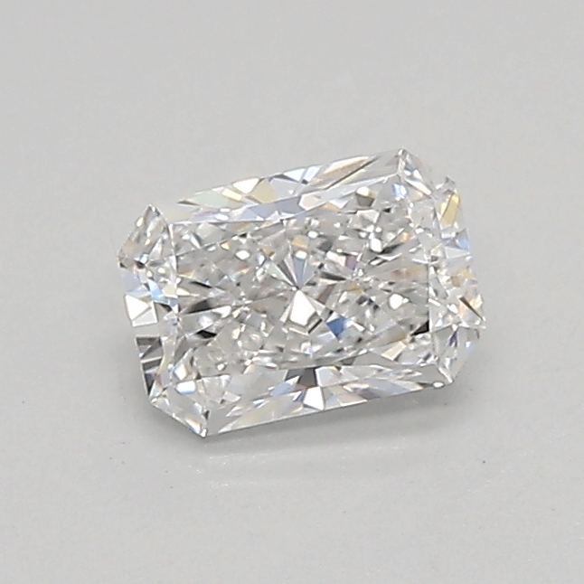 0.46ct E VVS2 Radiant (IGI)