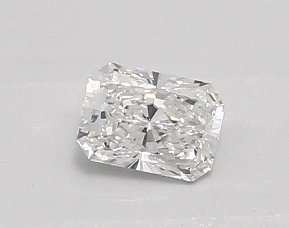 0.47ct E VVS2 Radiant (IGI)