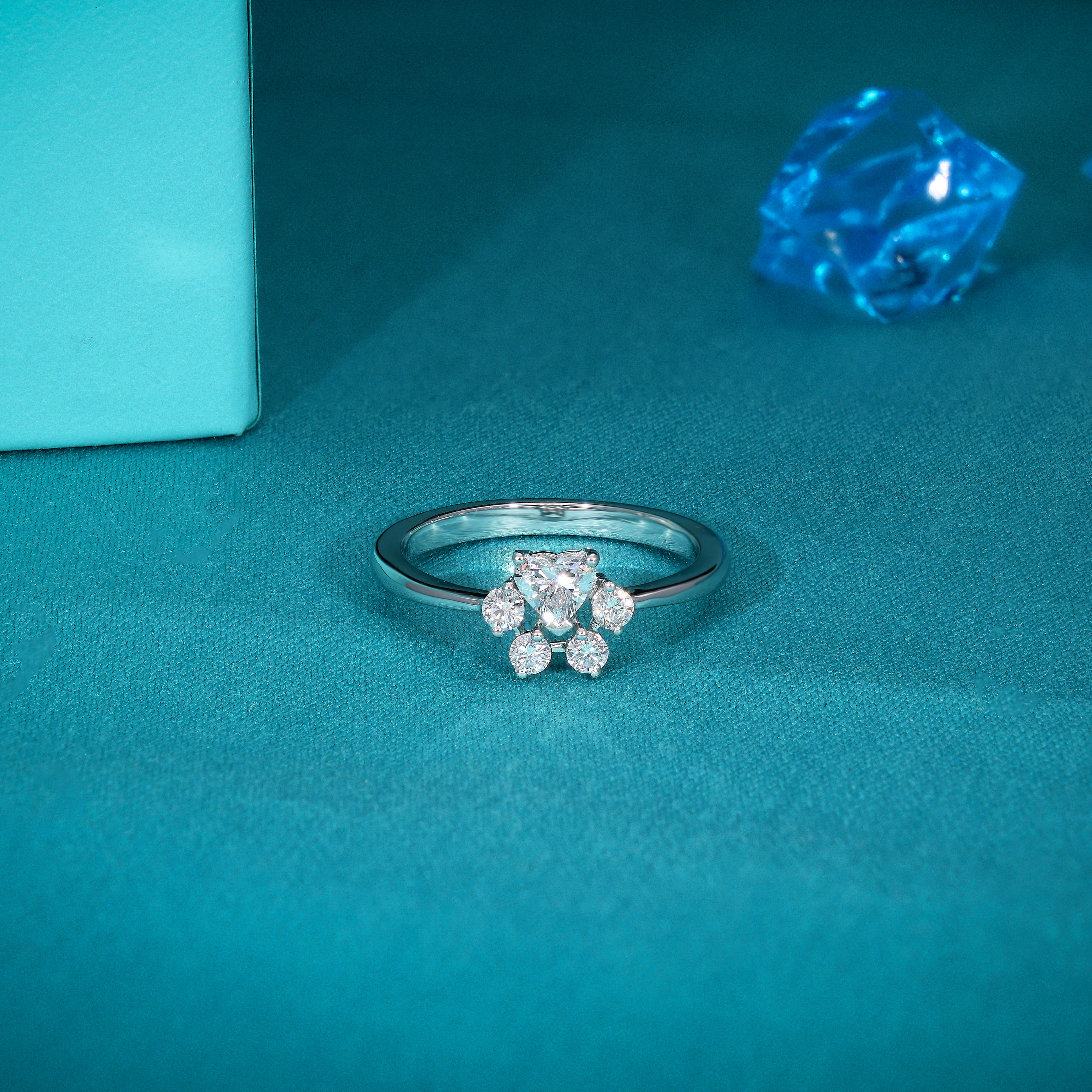 Lab Grown Diamonds - Heart Cut Claw Ring