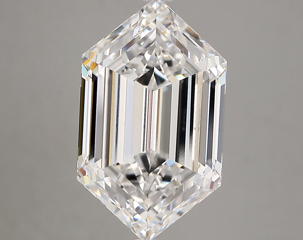 5.05ct D VVS2 Long Hexagon (IGI)