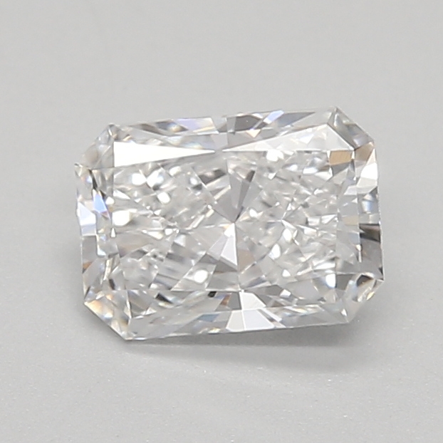 0.68ct E VVS2 Radiant (IGI)