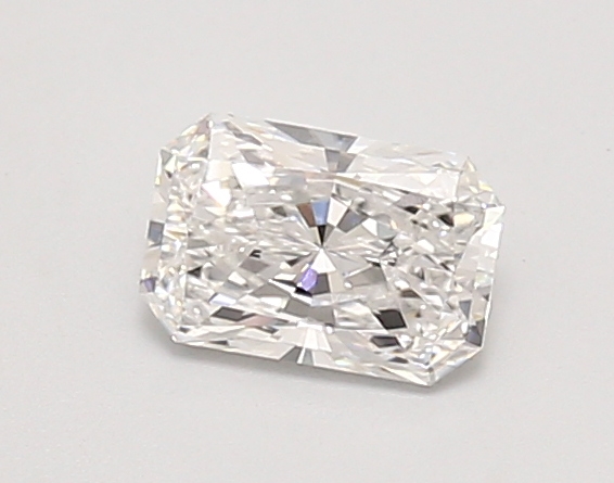 0.71ct E VVS2 Radiant (IGI)