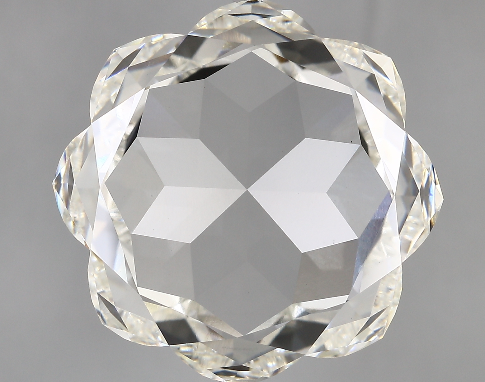 15.71ct I VVS2 Flower (IGI)