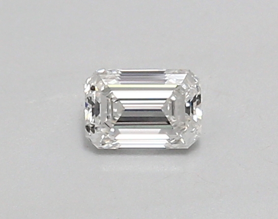 0.32ct E IF Emerald (IGI)