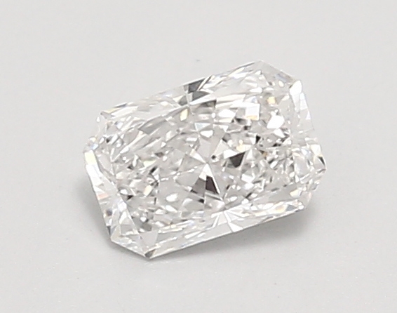 0.71ct E VVS2 Radiant (IGI)