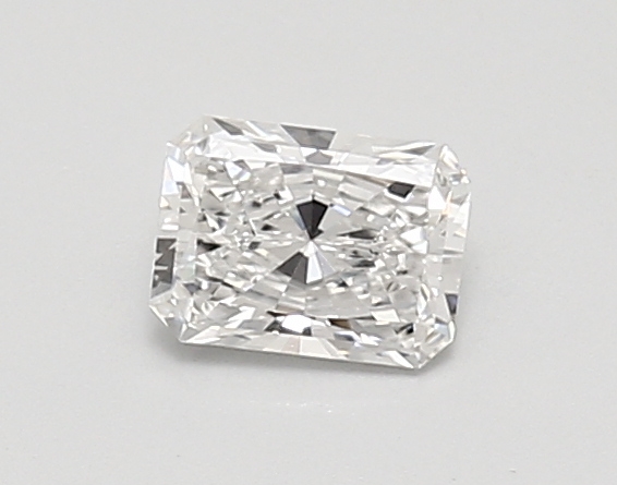 0.58ct E VVS2 Radiant (IGI)