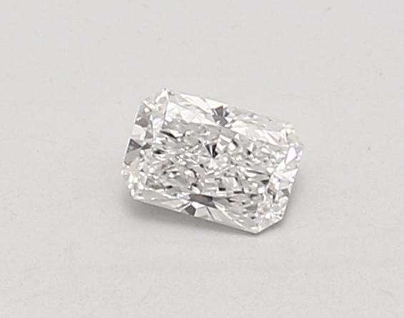 0.31ct D VVS2 Radiant (IGI)