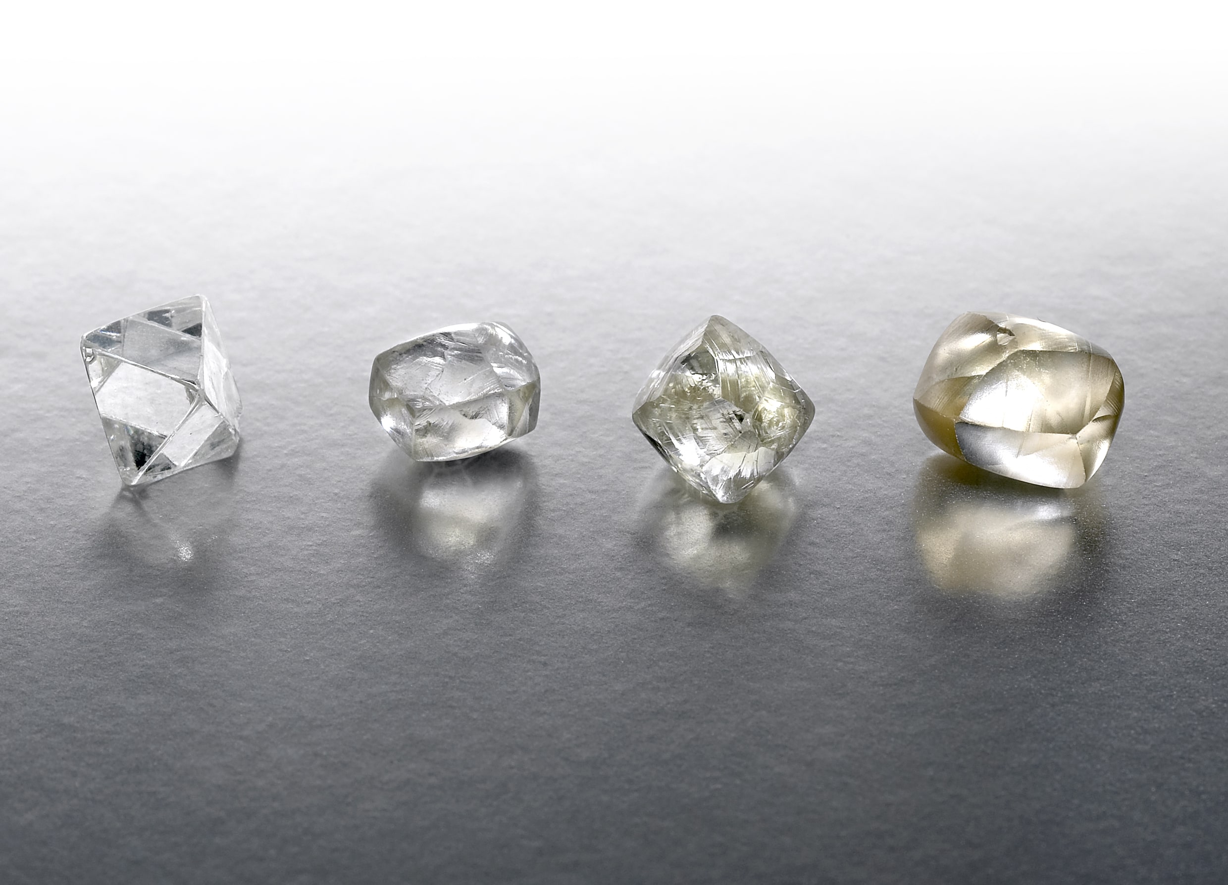 The Unshakeable Allure of Natural Diamonds: Decoding the Profound Meaning Behind "Natural" 💎