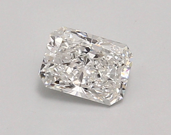 0.56ct E VVS1 Radiant (IGI)