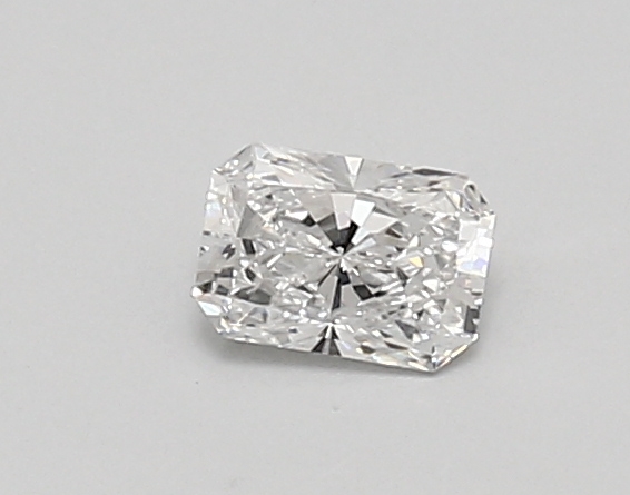 0.42ct E VVS2 Radiant (IGI)