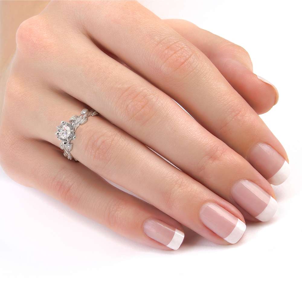 Timeless Leafy Vintage Solitaire Engagement Ring