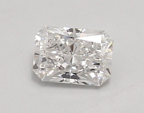 0.66ct D VVS2 Radiant (IGI)