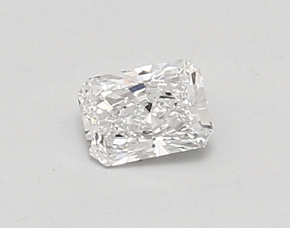 0.39ct D VVS2 Radiant (IGI)