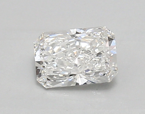 0.67ct E VVS1 Radiant (IGI)
