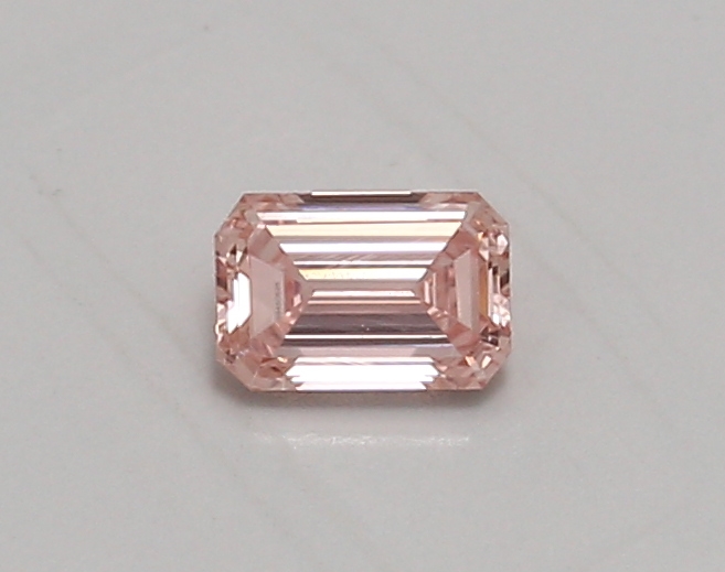 0.43ct FANCY VIVID  PINK VVS2 Emerald (IGI)