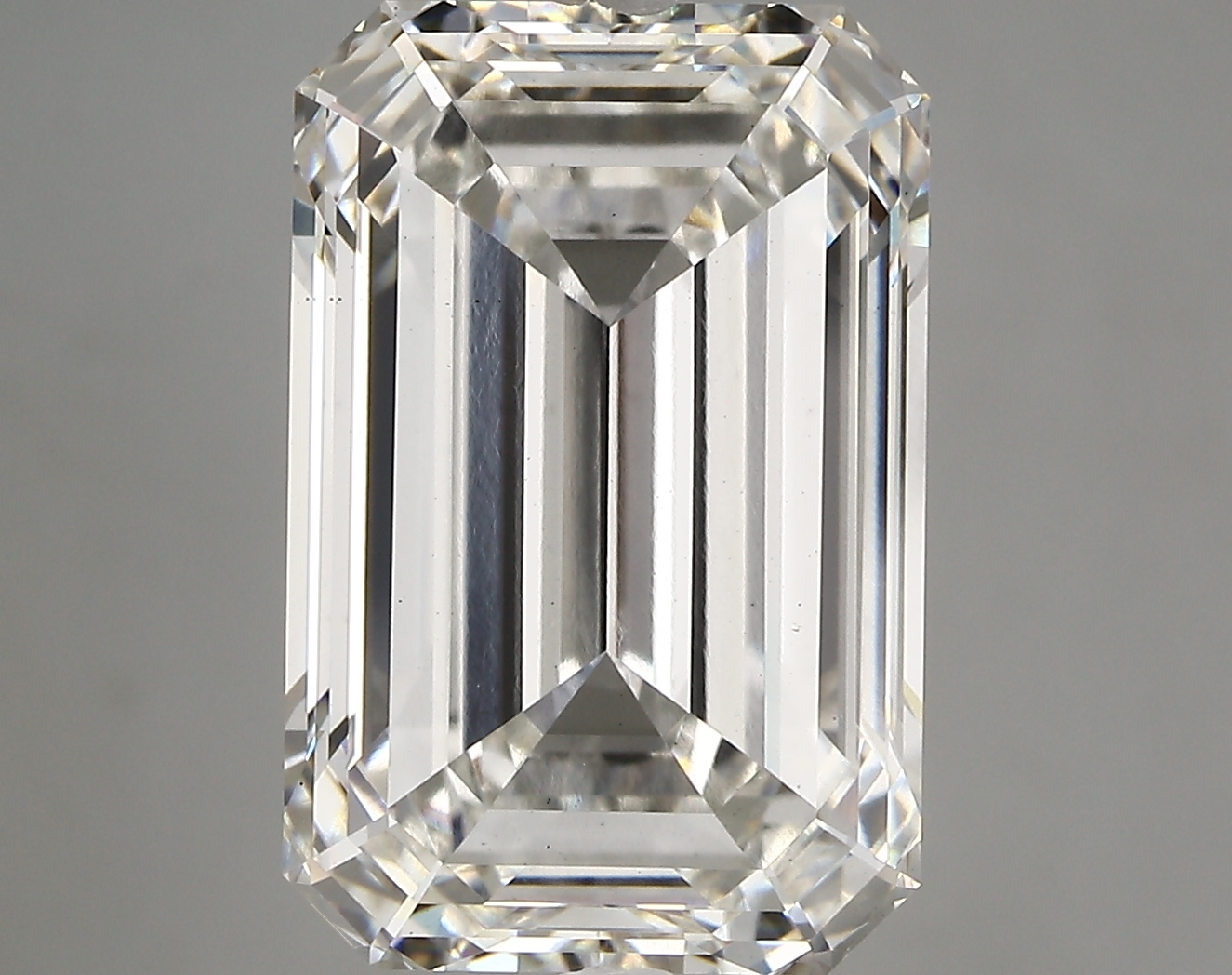 9.10ct G VS1 Emerald (IGI)