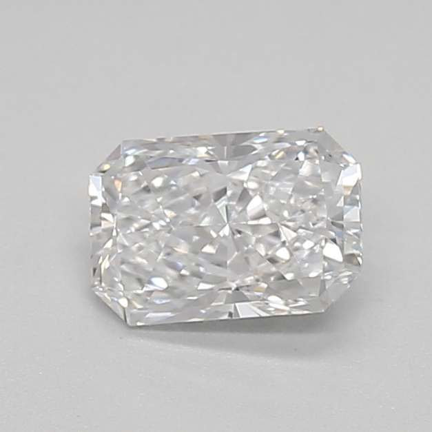 0.52ct E VVS2 Radiant (IGI)