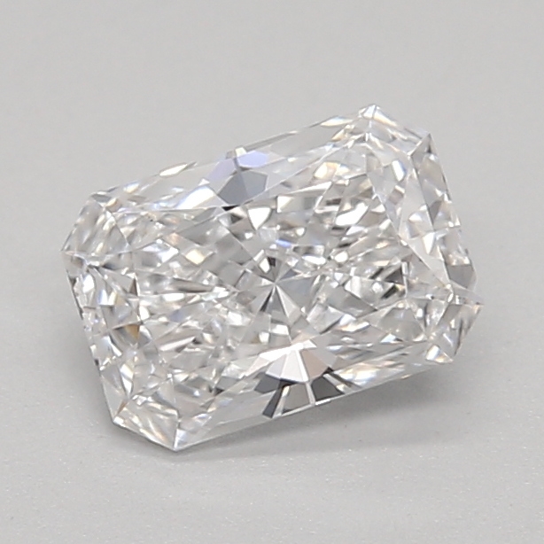 0.71ct E VVS2 Radiant (IGI)