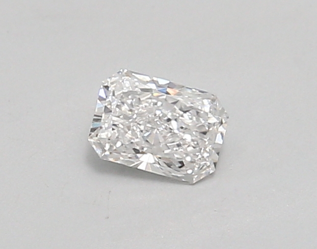 0.36ct E VVS2 Radiant (IGI)