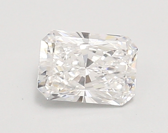 0.79ct E VVS1 Radiant (IGI)