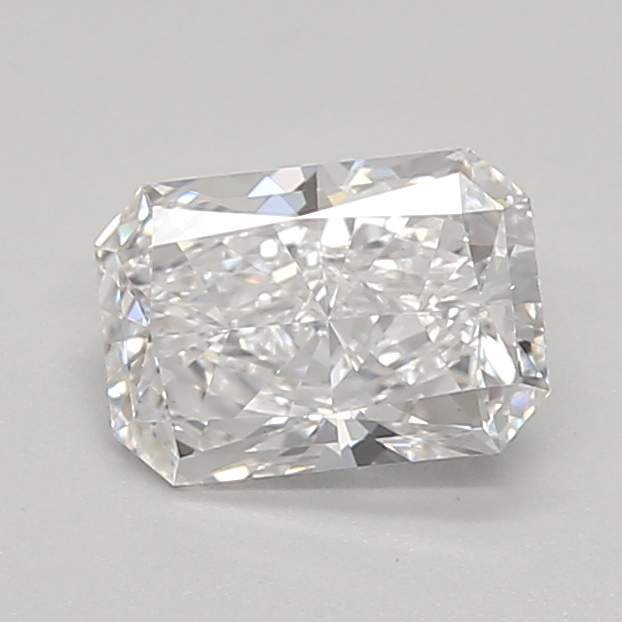 0.71ct E VVS2 Radiant (IGI)