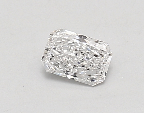 0.39ct D VVS2 Radiant (IGI)