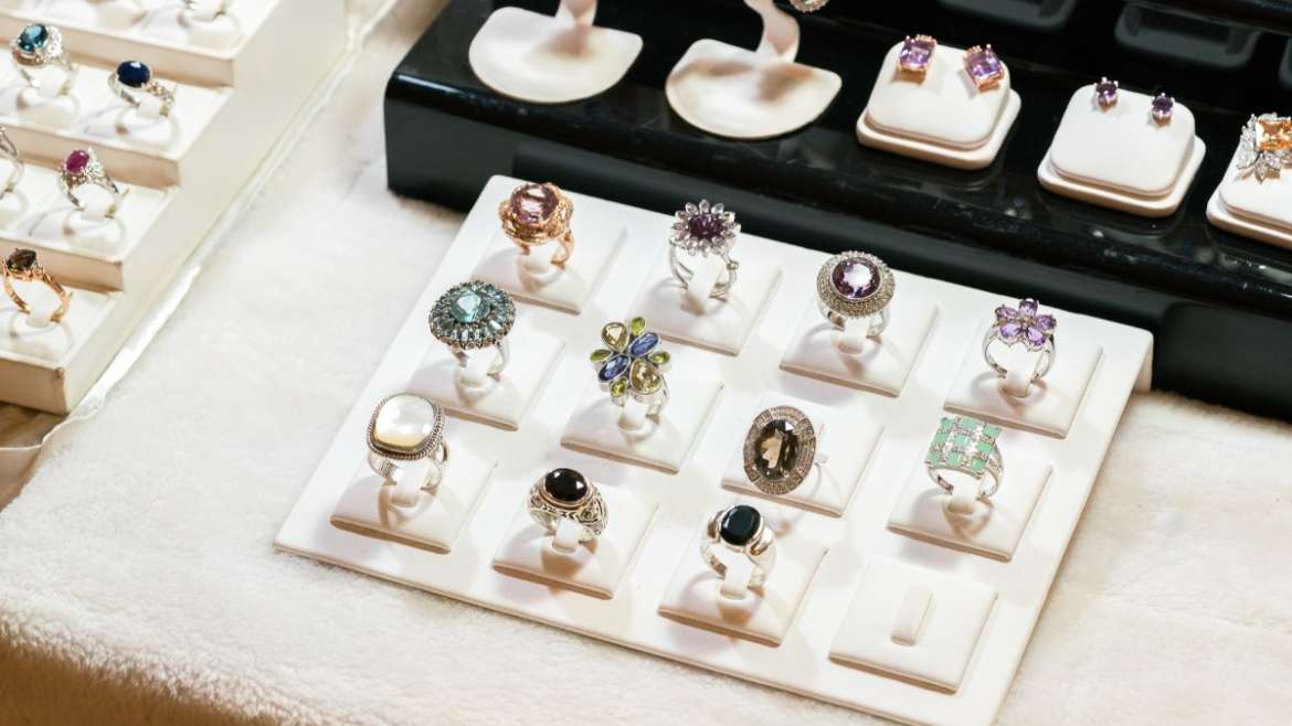 💎 Why Your Jewelry Brand Is Invisible (And How to Fix It): The Rise of Emotional Commerce
