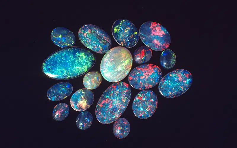 Opal: A Deep Dive into October's Captivating Birthstone 💎