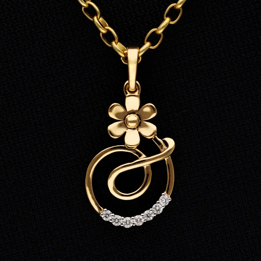 Lab Grown Diamond Blooming Flower Pendant
