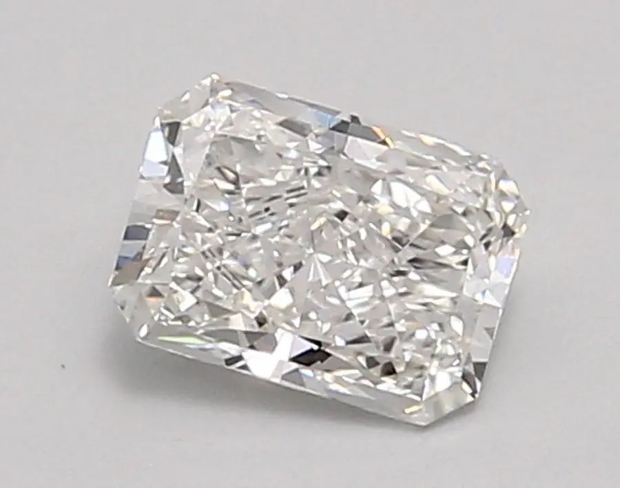 0.97ct E VVS2 Radiant (IGI)