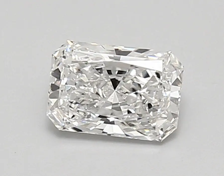 0.96ct E VVS2 Radiant (IGI)