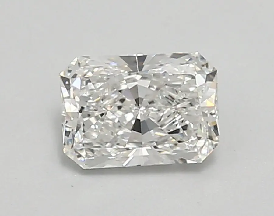 0.96ct E VVS2 Radiant (IGI)