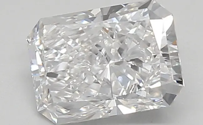 0.95ct E VVS2 Radiant (IGI)