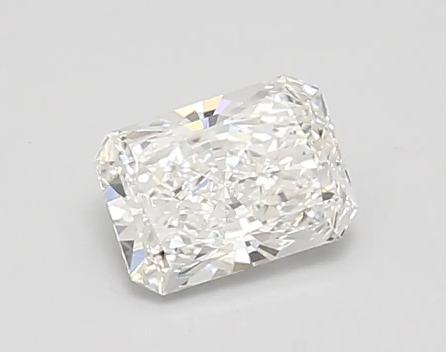 0.94ct E VVS1 Radiant (IGI)