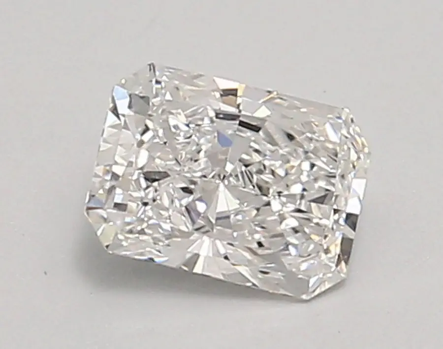 0.92ct E VVS1 Radiant (IGI)