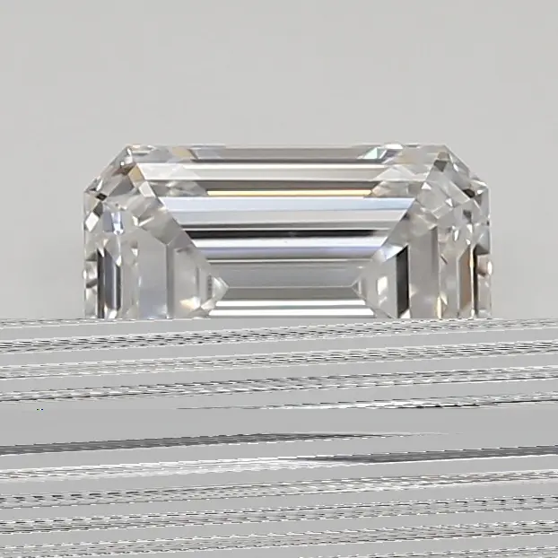 0.92ct E VVS2 Emerald (IGI)