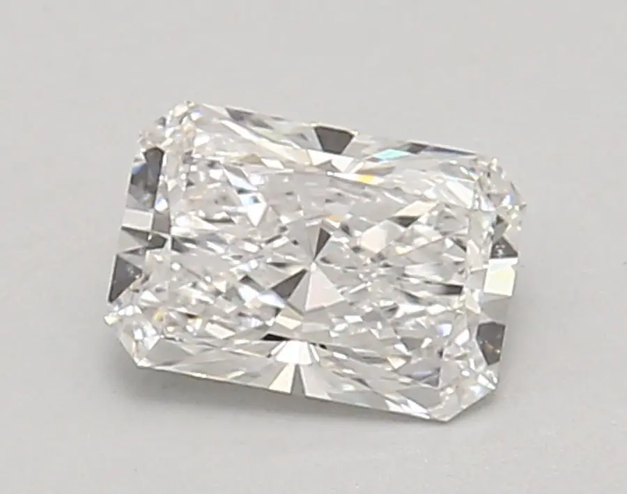 0.91ct E VVS2 Radiant (IGI)