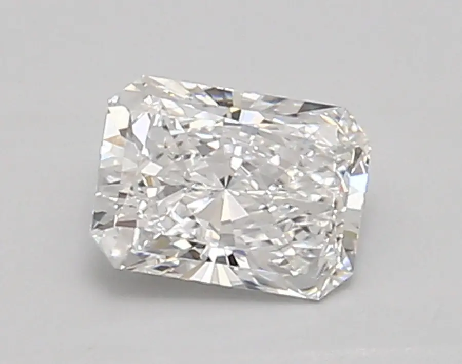 0.91ct E VVS2 Radiant (IGI)