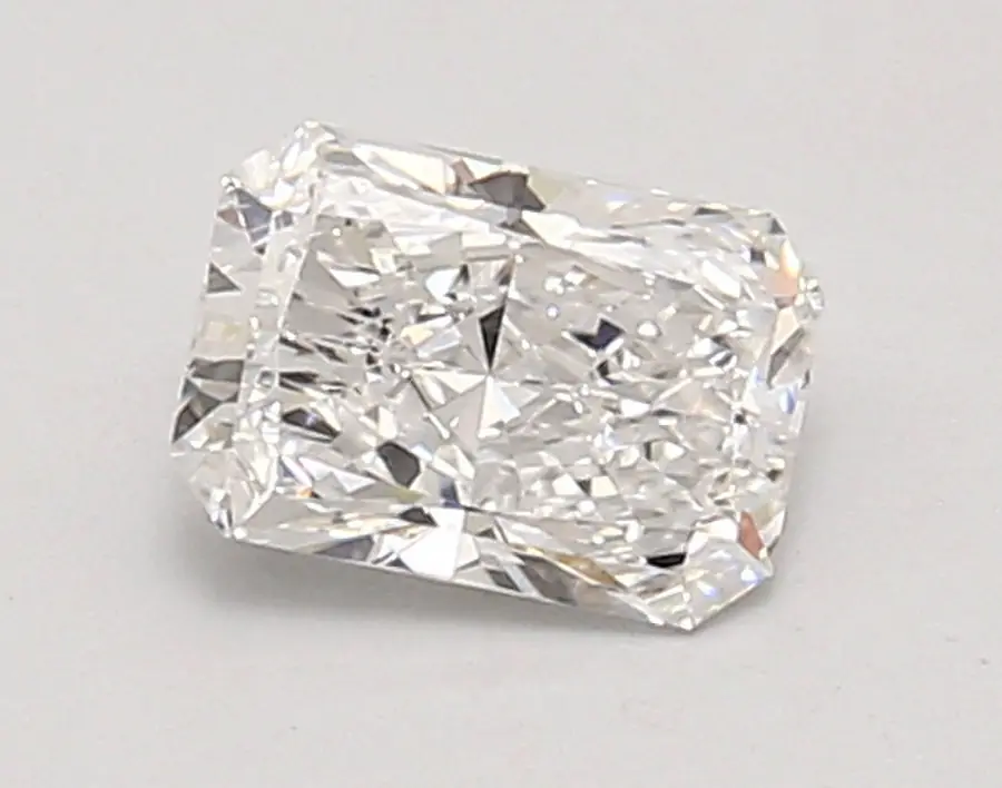 0.90ct E VVS2 Radiant (IGI)