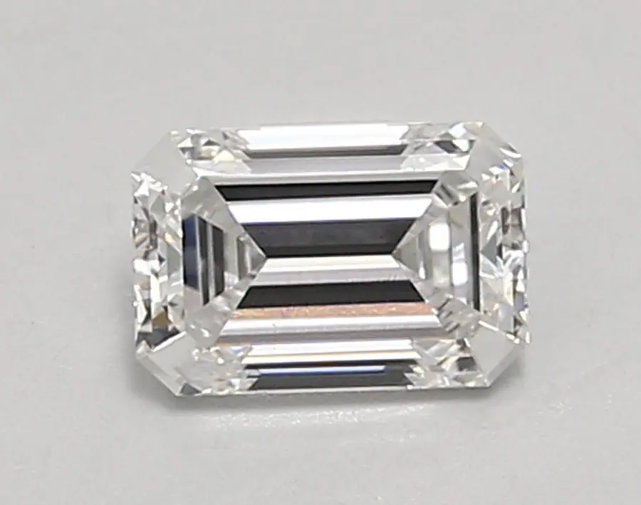 0.90ct E VS1 Emerald (IGI)