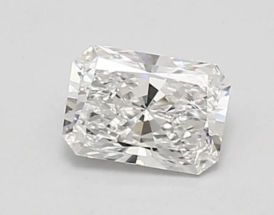 0.87ct E VVS2 Radiant (IGI)