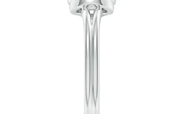 Unique Prong Round Engagement Ring