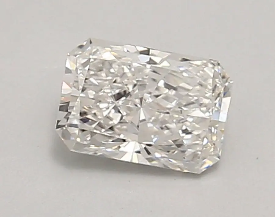 0.85ct E VVS2 Radiant (IGI)