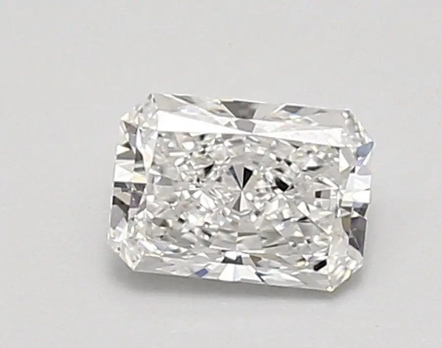 0.84ct E VVS2 Radiant (IGI)